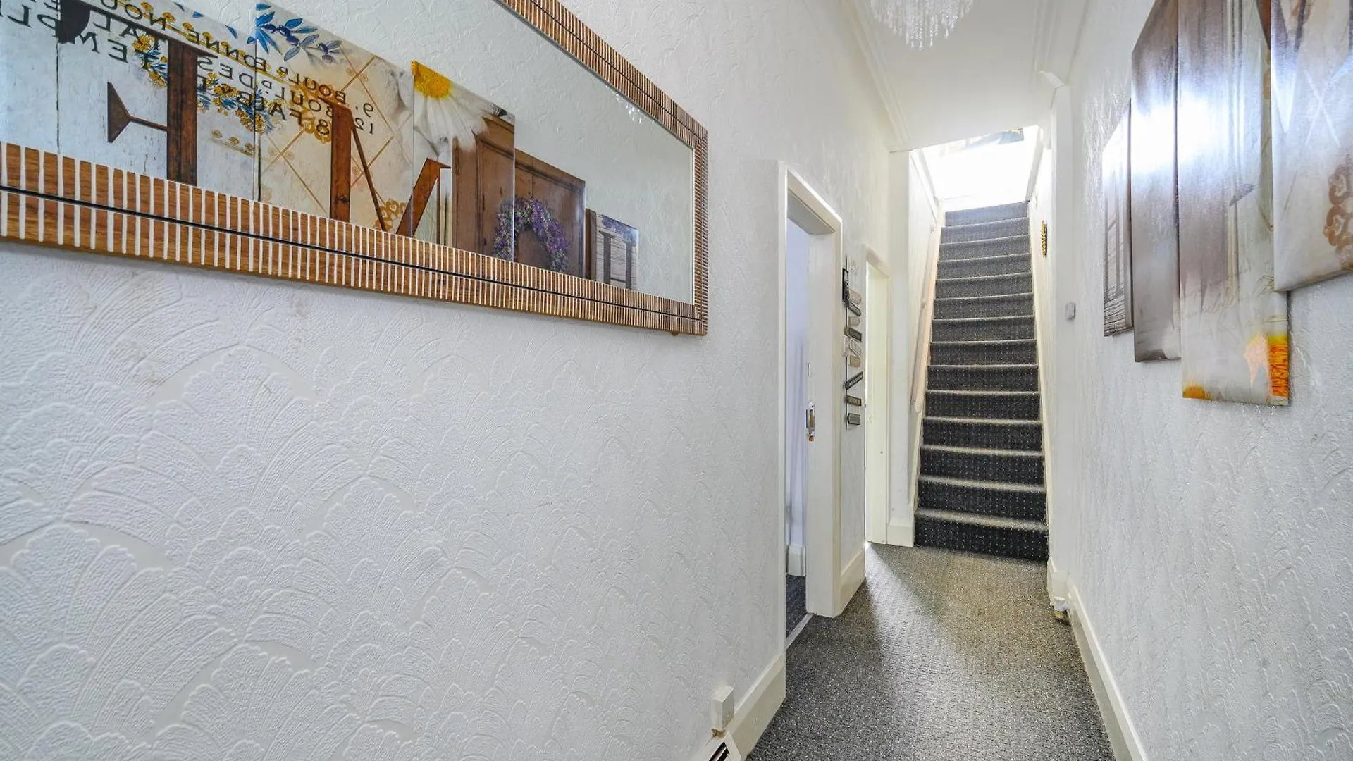 -Rb15Cfa- For Relaxed And Cosy Stay With Free Parking Leeds 0*,